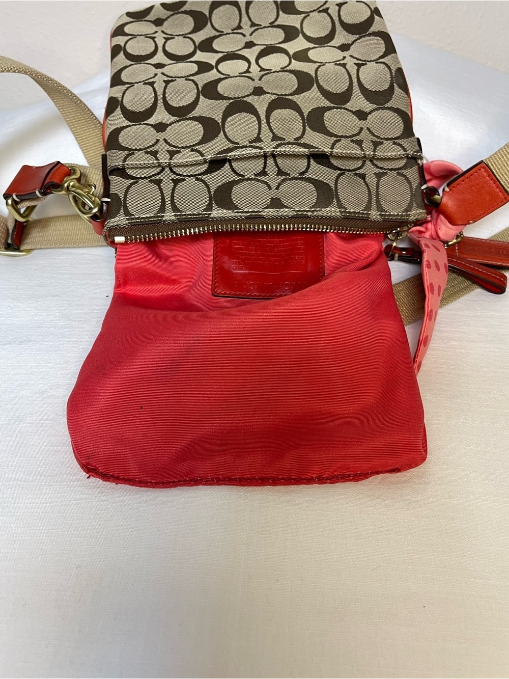 Coach Hamptons Signature Canvas Swingpack Crossbody with Original Twilly & Tag - Picture 14 of 16